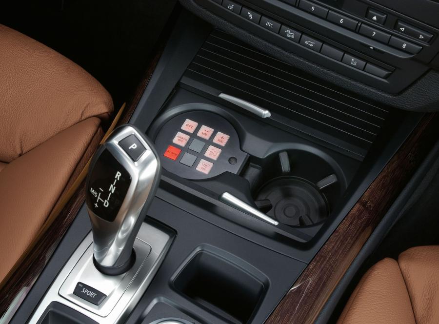 Детали интерьера BMW X5 Security (E70) 2008 года  (фото 3 из 8)
